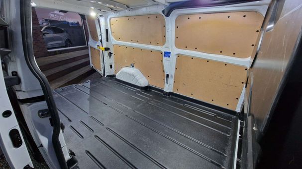 Ford Transit Custom 2.0 TDCi 77 kW image number 14