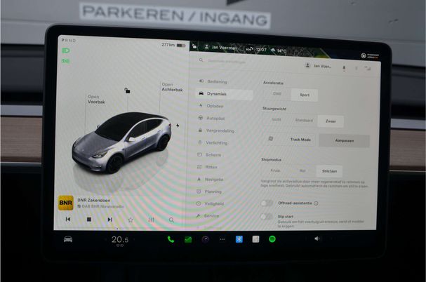 Tesla Model Y Performance AWD 393 kW image number 21