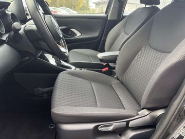 Car image 11