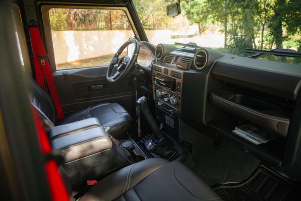 Land Rover Defender 110 90 kW image number 28