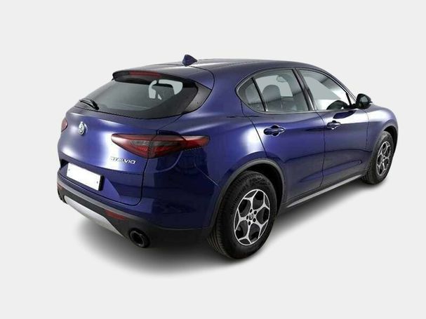 Alfa Romeo Stelvio AT8 Q4 Super 140 kW image number 4