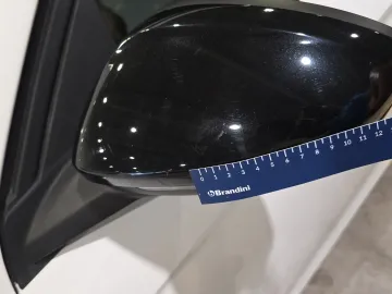 Car image 27