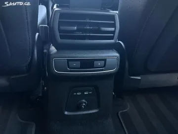 Car image 46