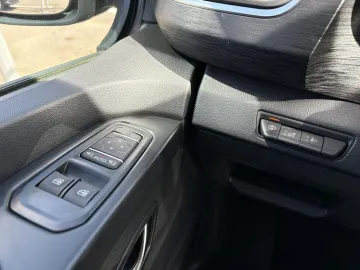 Car image 50