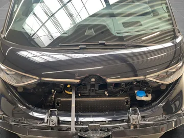 Car image 32