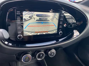 Car image 23