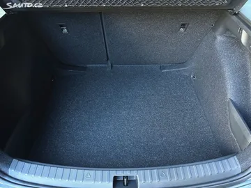 Car image 37