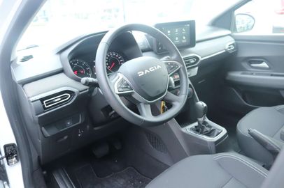 Car image 8