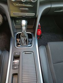 Car image 25