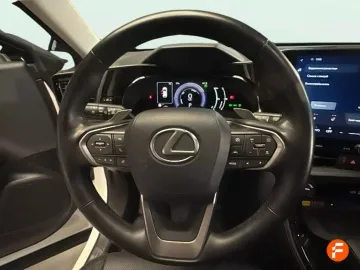 Car image 30