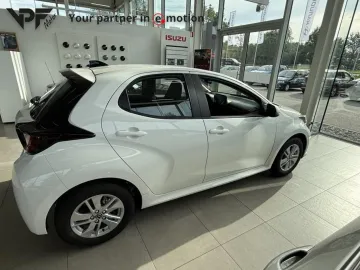 Car image 12