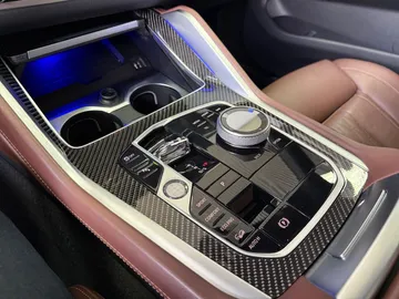 Car image 28