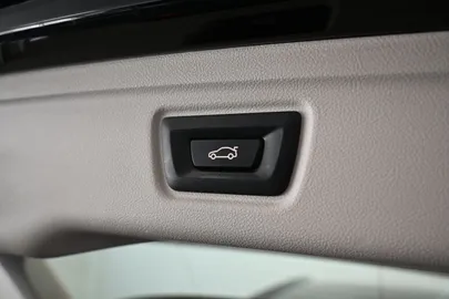 Car image 36