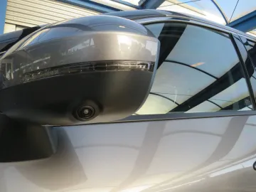 Car image 33