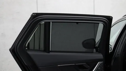 Car image 38
