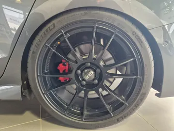 Car image 30