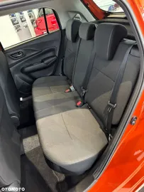 Car image 32
