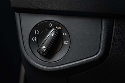 Car image 37