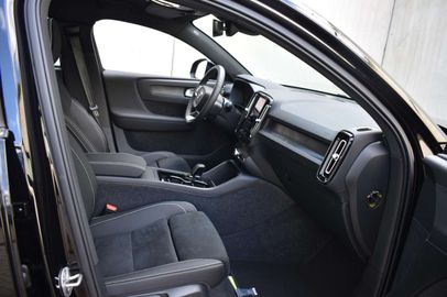 Car image 37