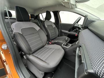 Car image 7