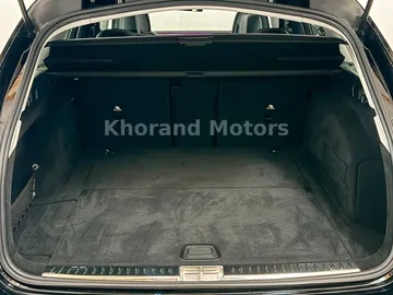 Car image 32