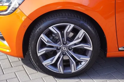 Car image 32
