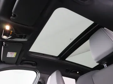 Car image 42