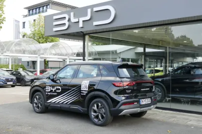 Car image 5