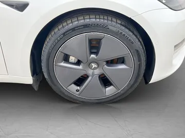 Car image 33
