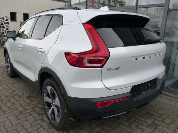 Volvo XC40 B3 Plus Dark 120 kW image number 2