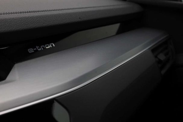 Audi e-tron 55 quattro Sportback 300 kW image number 33