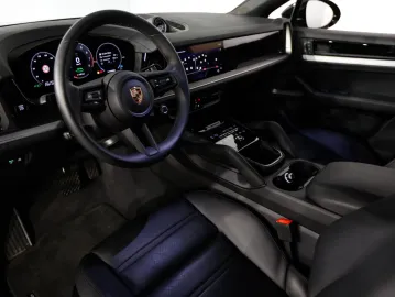 Car image 28