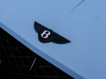 Car image 30