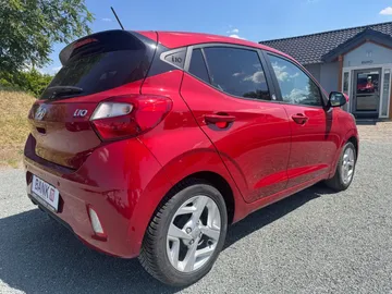 Car image 16