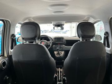 Car image 18
