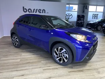 Car image 2