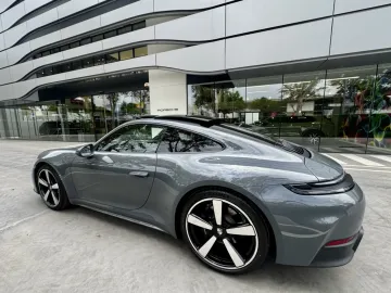Car image 29