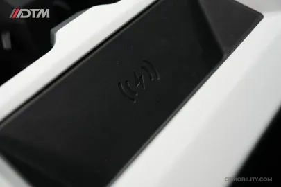 Car image 40