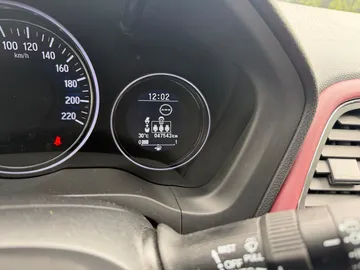 Car image 28
