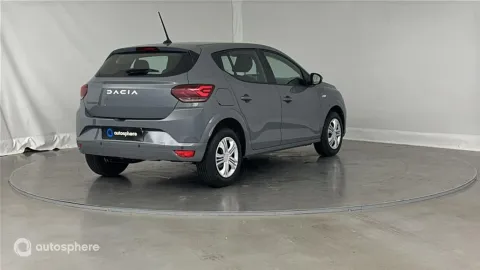 Car image 5