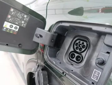 Car image 26