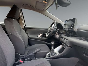 Car image 12