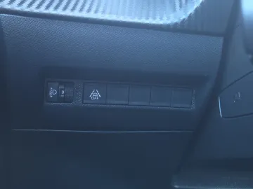 Car image 35