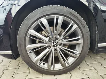 Car image 34