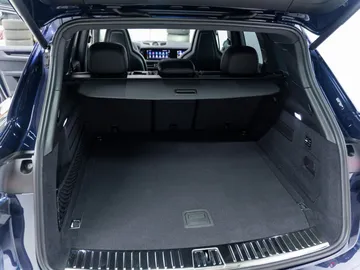 Car image 32