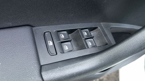 Car image 35