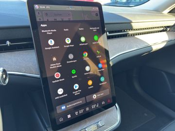 Car image 25