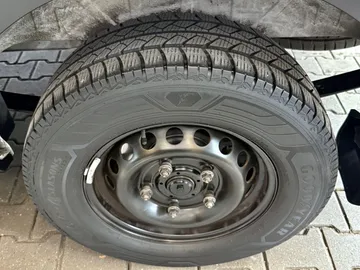 Car image 39