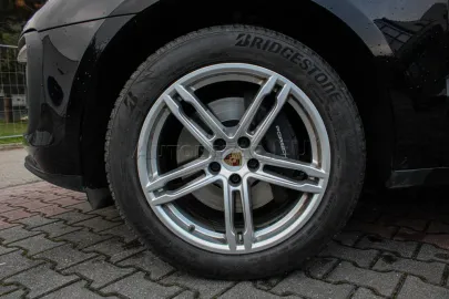 Car image 33