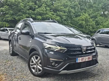 Car image 2